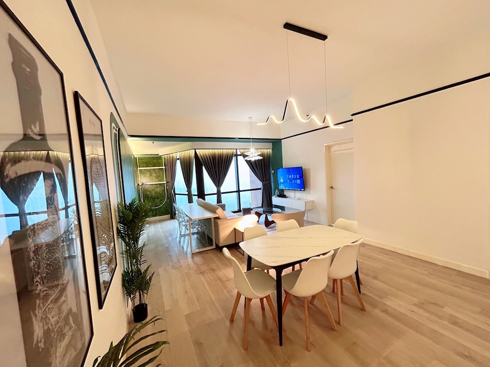 Berjaya Times Square by Manhattan Group