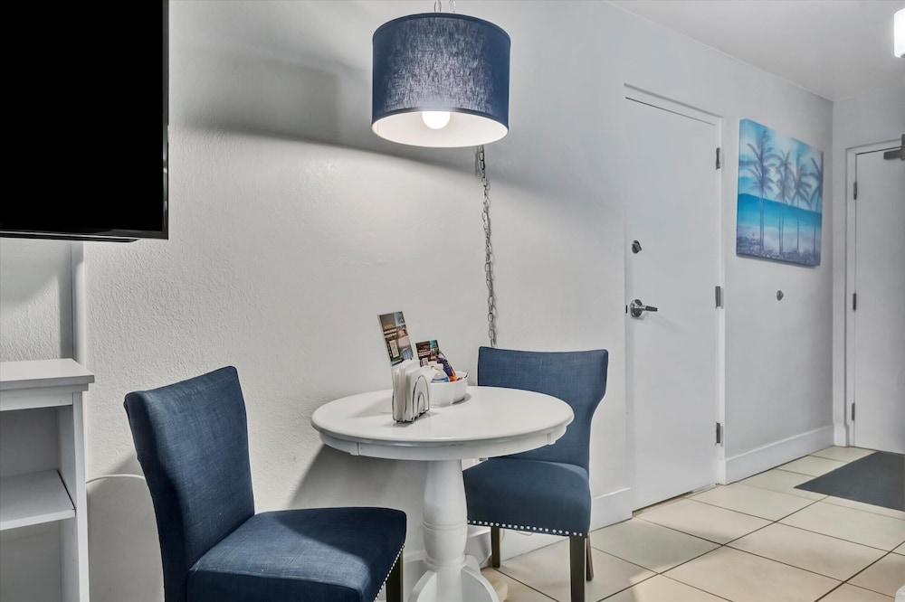 Sunset Suite - Private Balcony Gym Pool