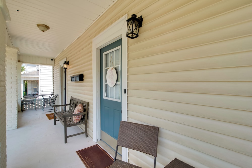 Walk to Wku, Bars & Dining! Updated Duplex Home