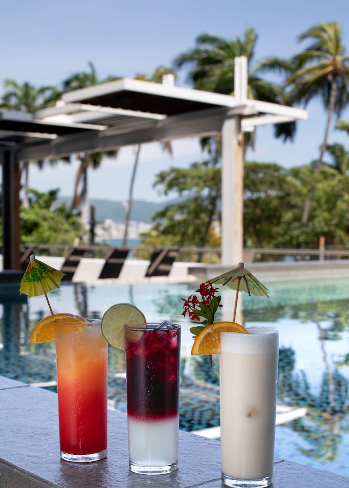 Ramada by Wyndham Acapulco Hotel  Suites - Property Image 2