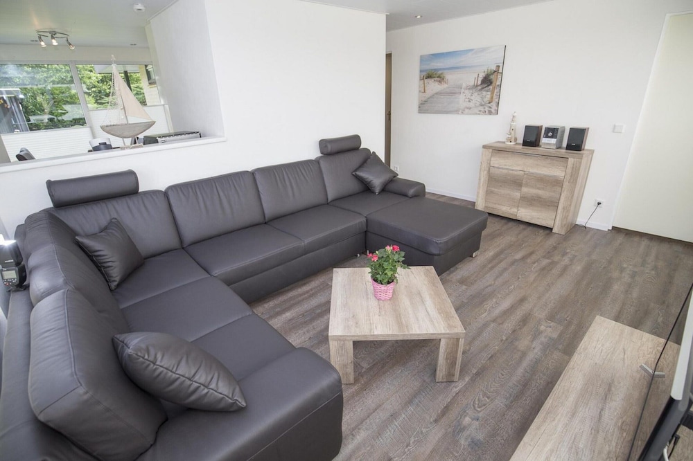 Sint Maartenszee: Renovated Family Retreat
