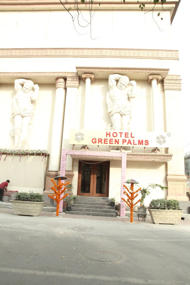 Green Palms Hotel