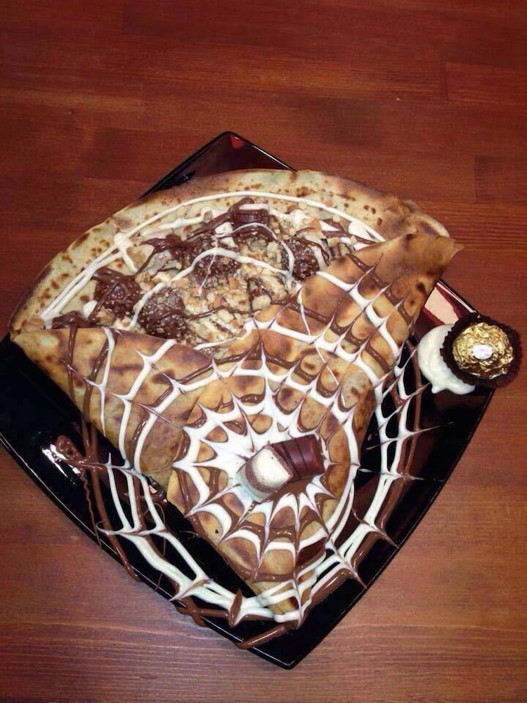 Maravellia Art Hotel - Property Image 2