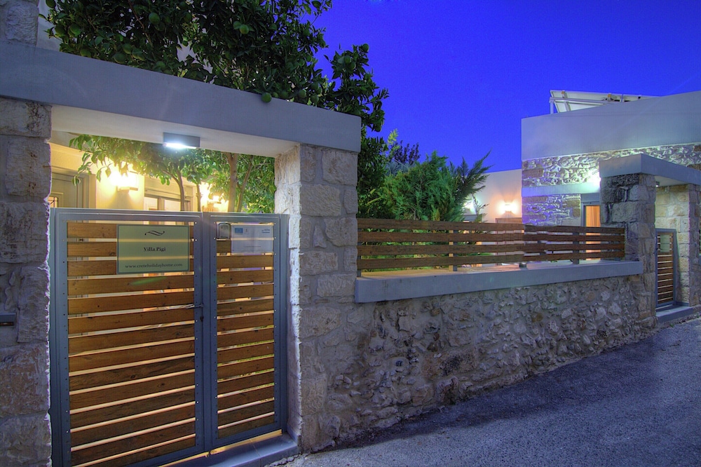 Authentic 10 Person Villa Near the Sea view 2
