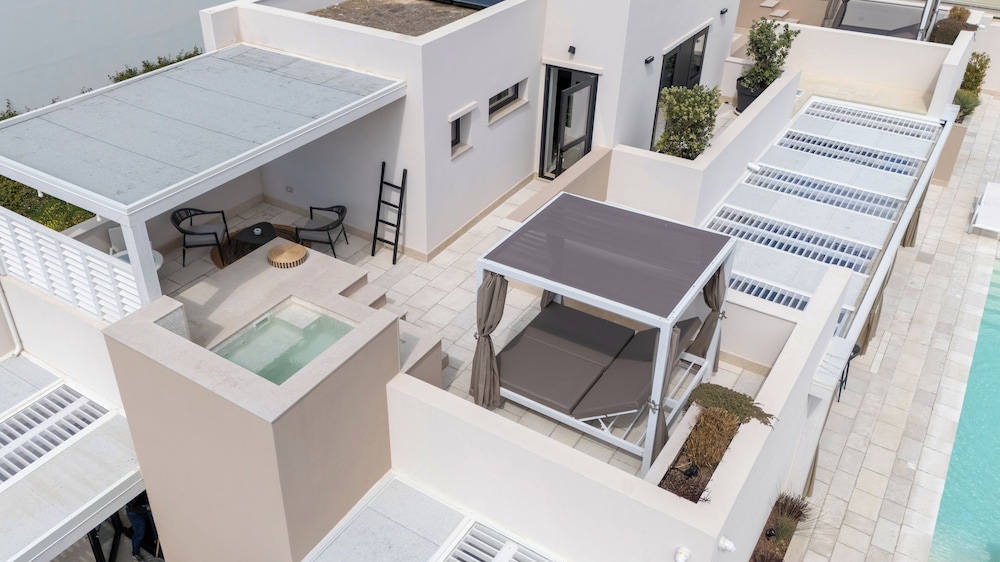 Kalinifta Rooms Luxury Style