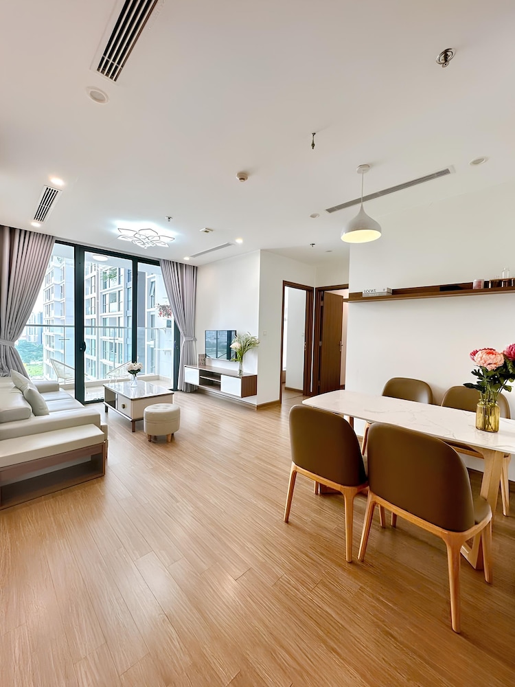 Sunny - Vinhomes Skylake Residences