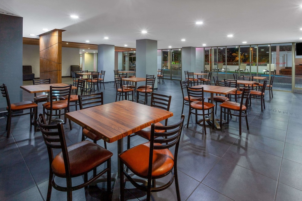 Ramada by Wyndham Acapulco Hotel  Suites - Property Image 35