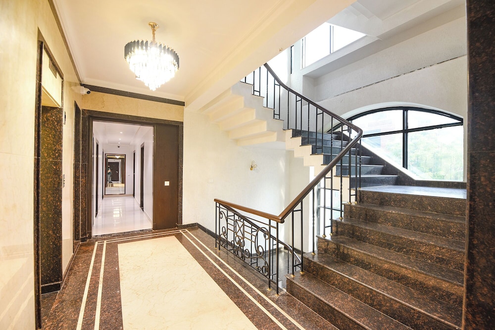 Fabhotel Elvilla