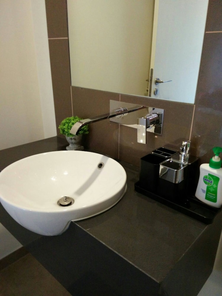 Luxury Large One Bedroom Seaview Serviced Apartment at Wongamat, Pattaya