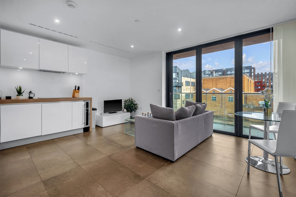 Deluxe 1 Bedroom Apartment in City Road