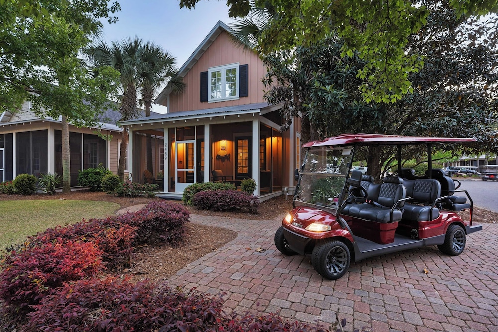 Golf Cart + Pool Access Near Baytowne & Beach Coral Starfish by Avantstay