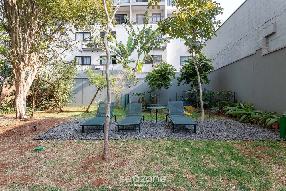 Studio 300m From the Indianopolis Metro Ois1003