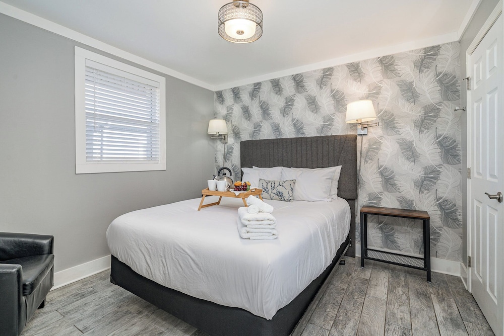 Urban Pearl-2 Bedroom & Private Patio-in Midtown