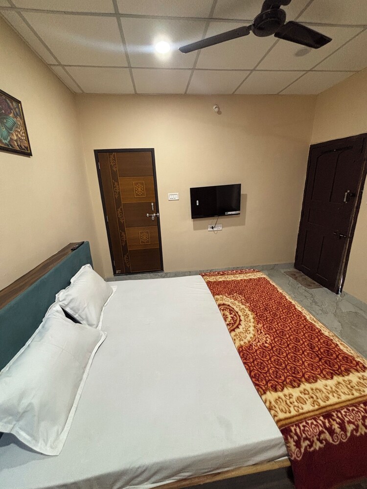 SHRI KRISHNA HOTEL