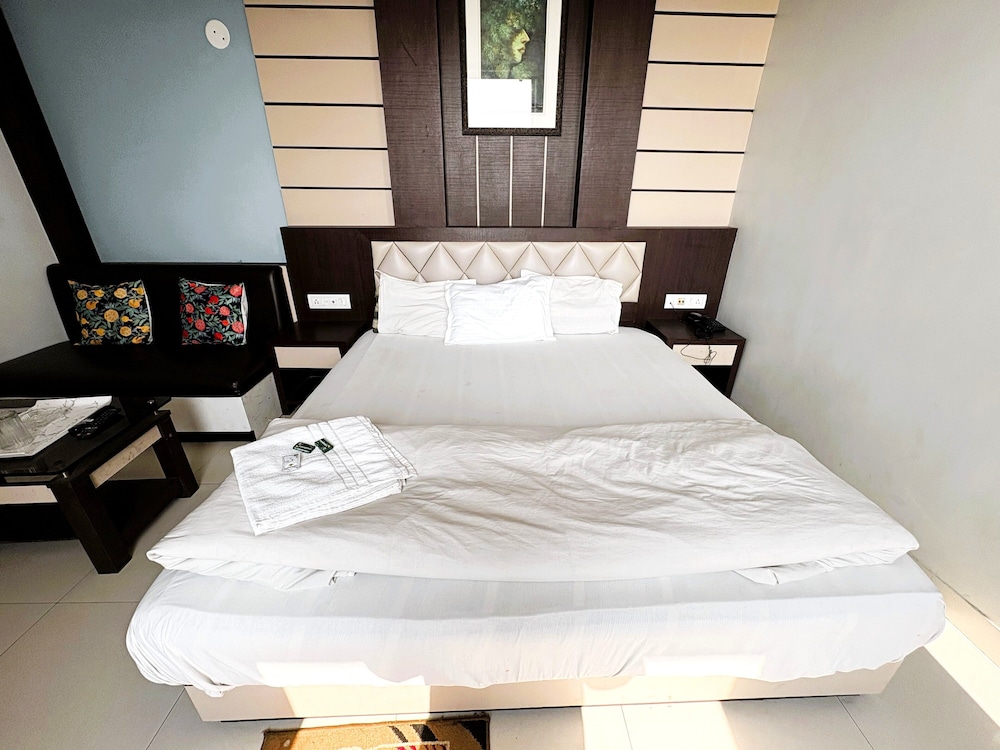 Hotel Big boss New Digha