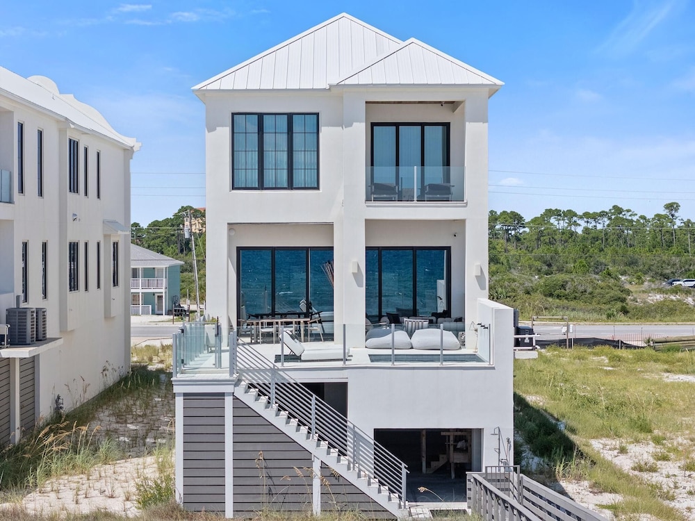 Casa Playa at Eleanor Beach