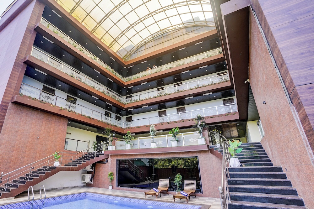 FabHotel Prime SN Blue