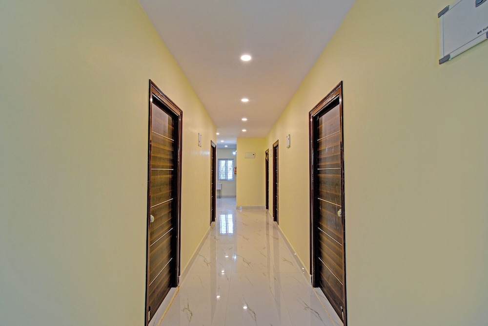 Fabhotel Srikara Grand Luxury Rooms