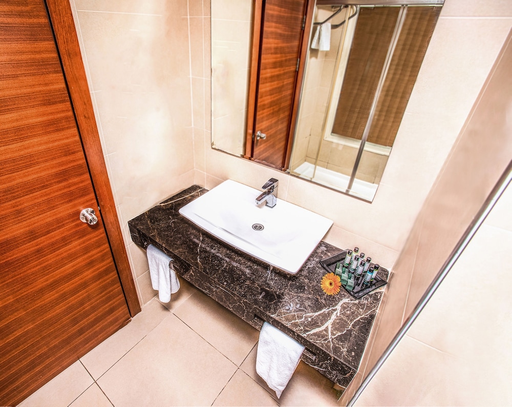 The Green Park Merter - Image 19