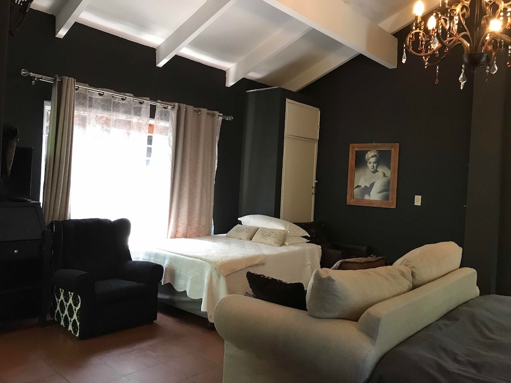 Waterhouse Guest Lodges 295 Indus Street