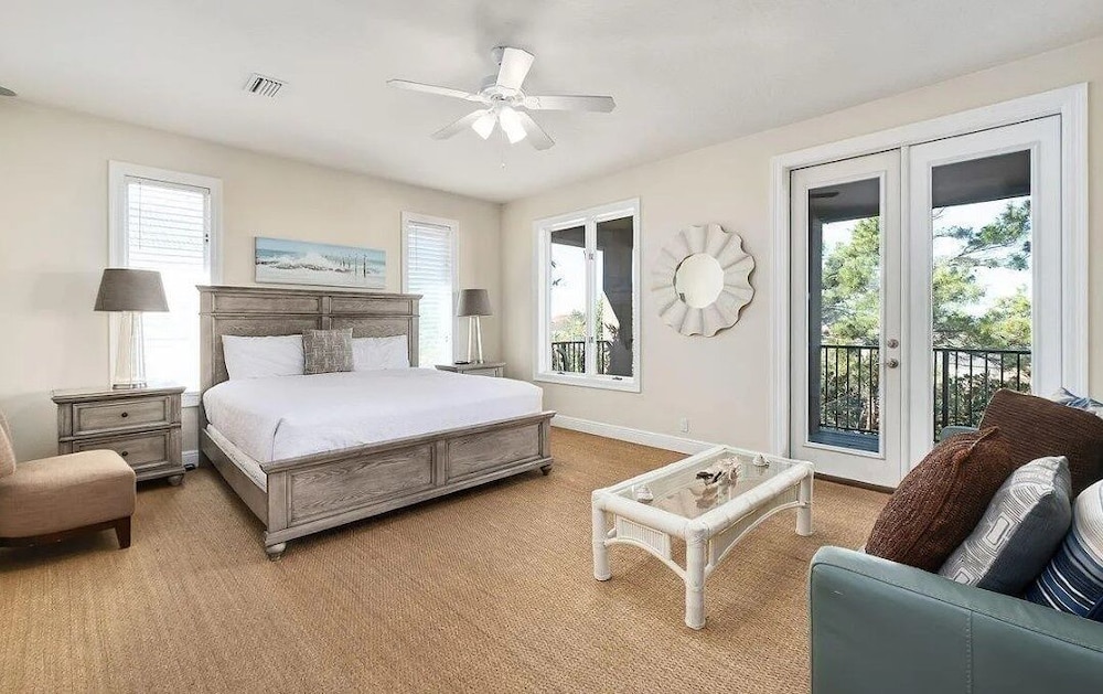 Villa De Palmas 5 Bedroom Home by RedAwning view 3