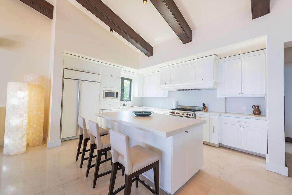 Gorgeous 4 Bedroom Condo - Property Image 17
