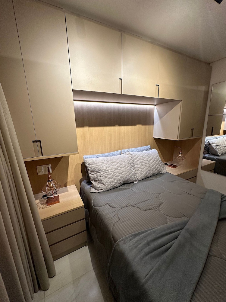 Compact Flat Tambau