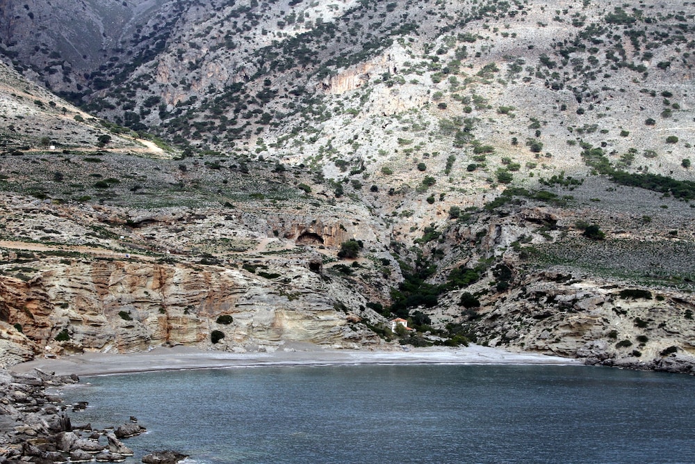 Evagelia traditional studio on the sea view 5