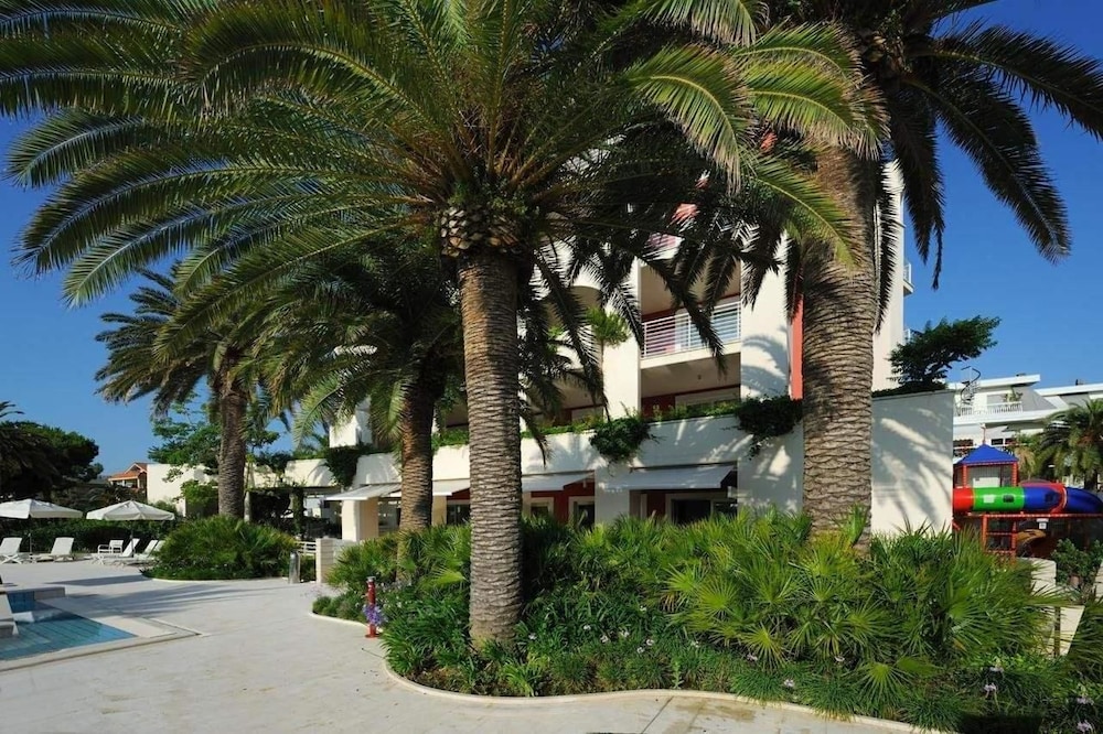 Valentino Resort