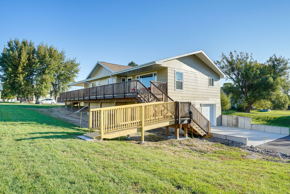 Deck & Yard: Pet-friendly Mcclusky Home! view 4