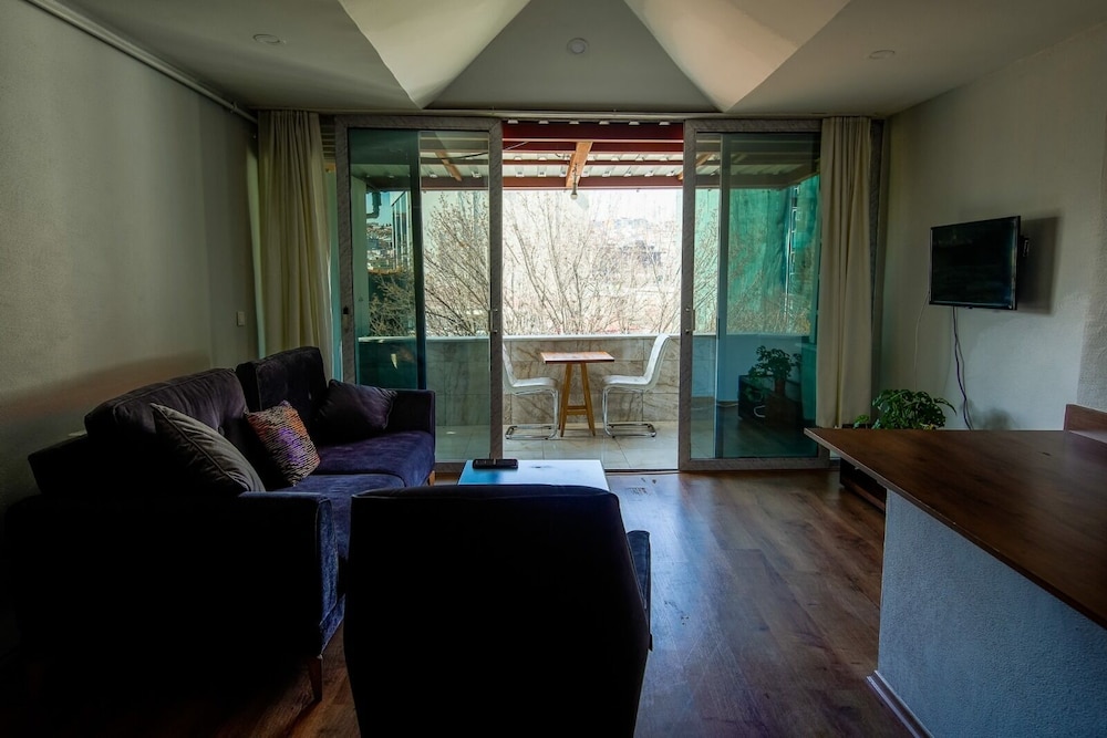 Yaghane Apartments