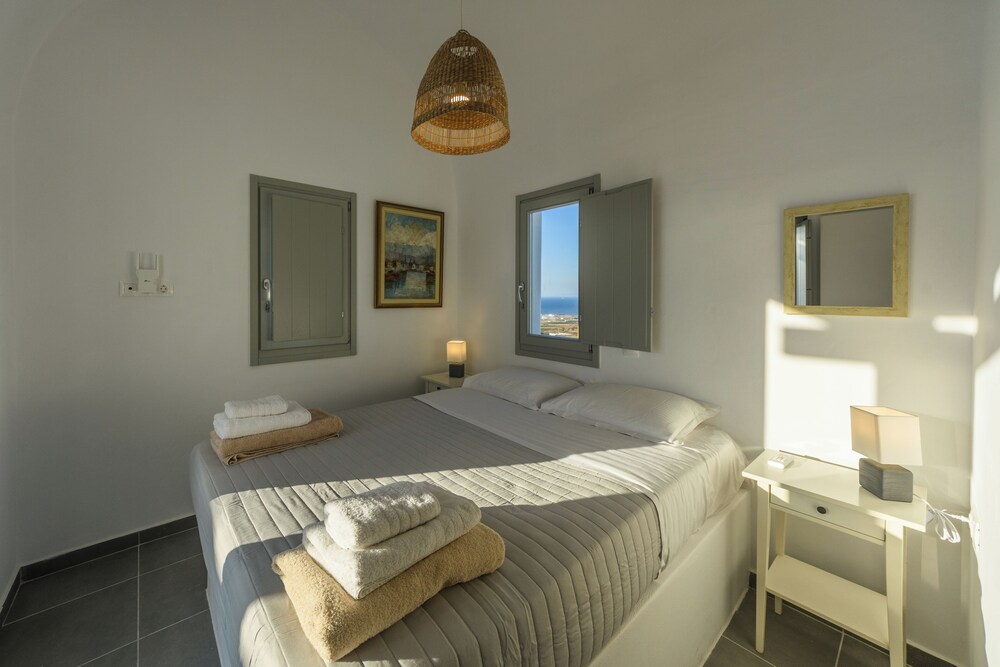 Astrea Suites Villa FinikiaSea View