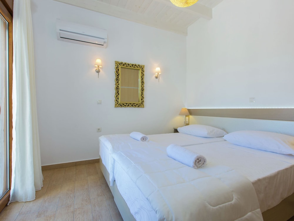 Villa in Achlades Crete With Private Pool view 3