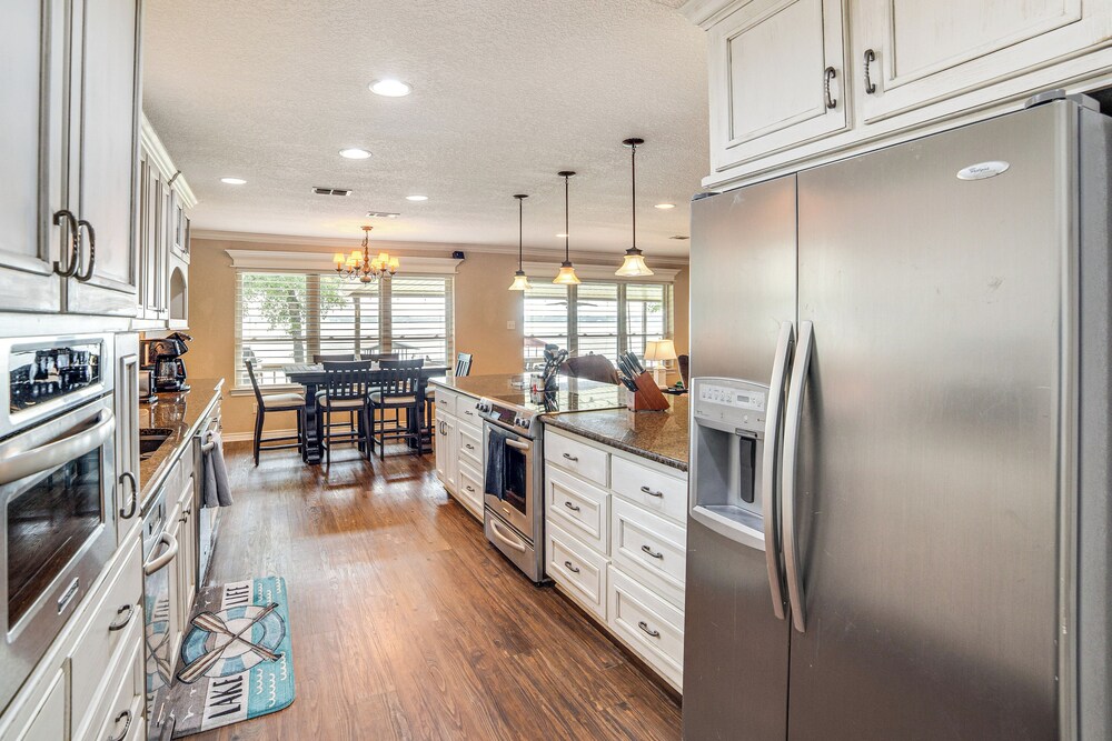 Waterfront Retreat w/ Dock on Cedar Creek Lake!