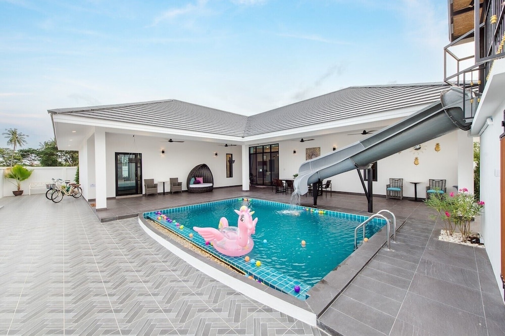 Full moon Bay hua hin Cha-am