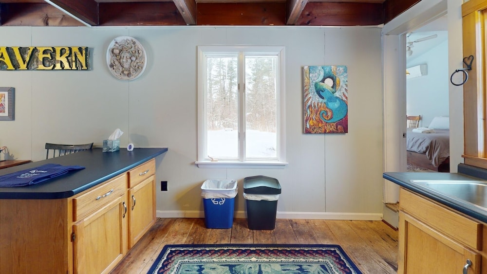 Blue Ridge Chalet 3 Bedroom Chalet by RedAwning view 5