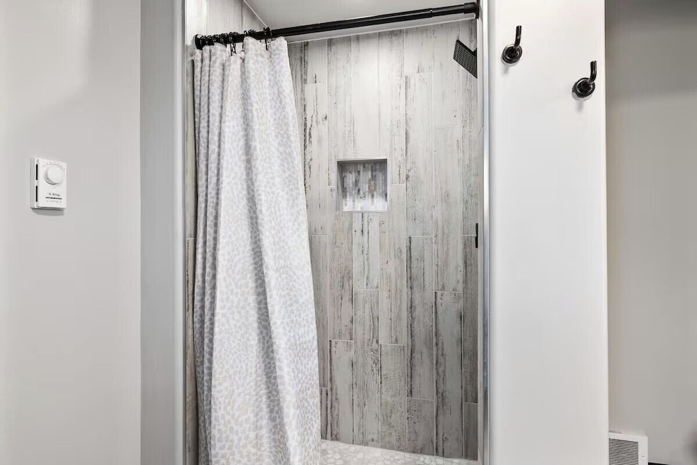 The Three Bears Retreat - King suites