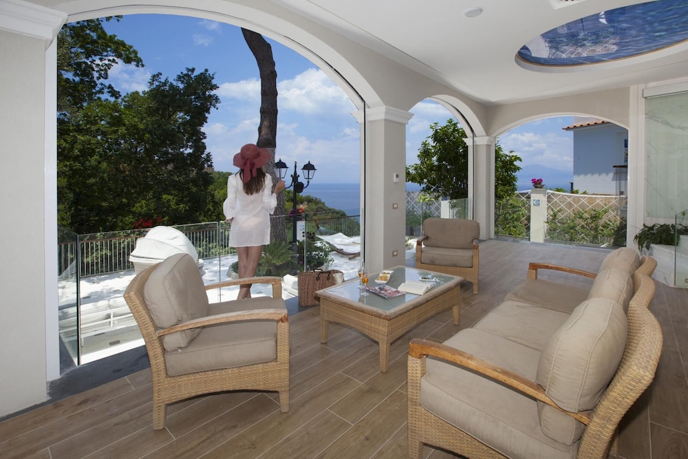 Villa Nina in Sorrento view 3