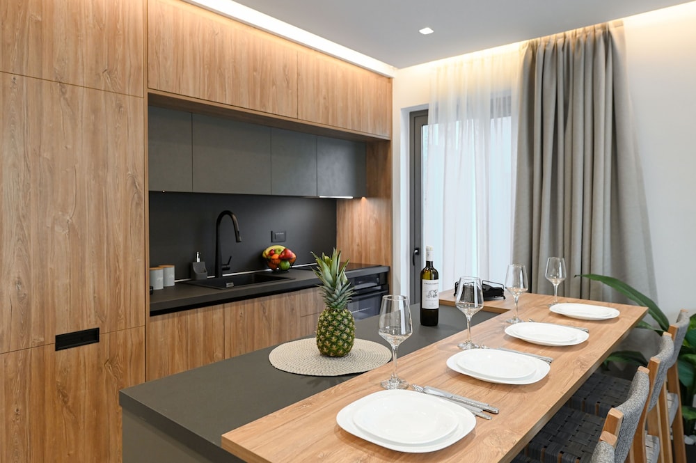 MGK Complex Suite With Private Pool Ligaria Made