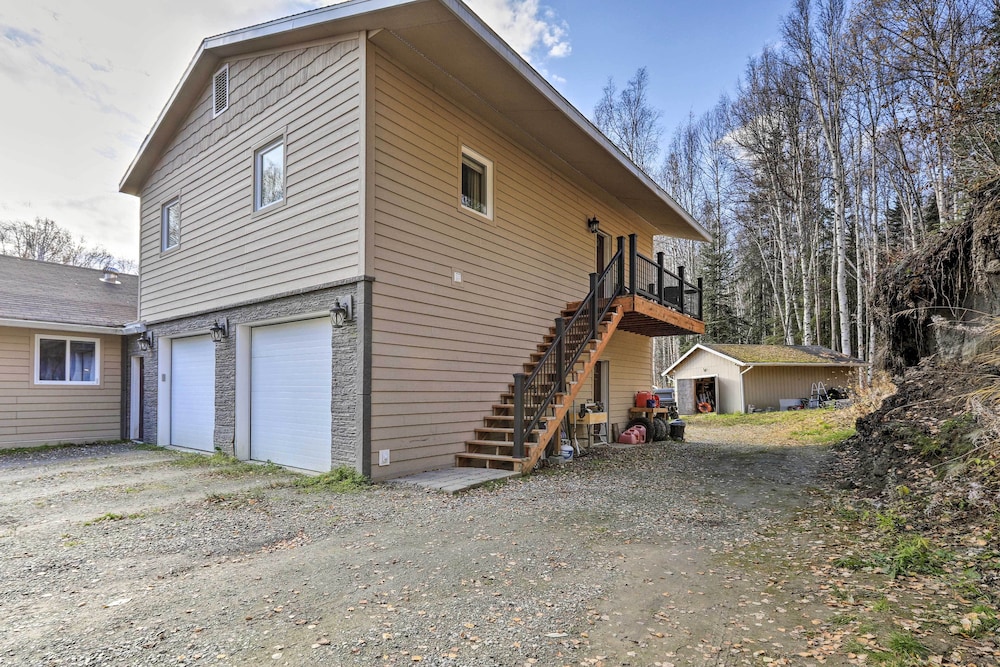 Convenient Fairbanks Guest Suite w/ Grill! view 4