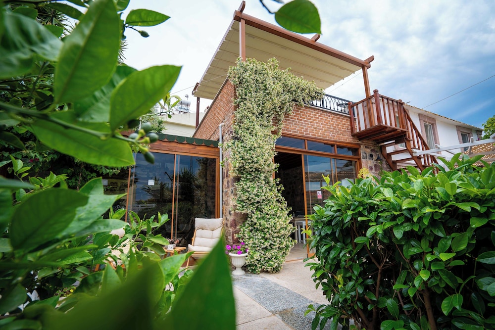 Hotel Cunda Tas Otel By Taze - Image 1