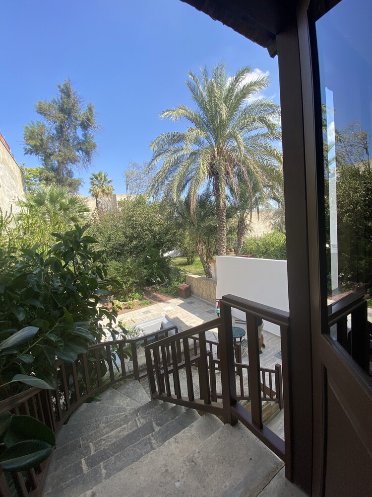 Flor Guest House