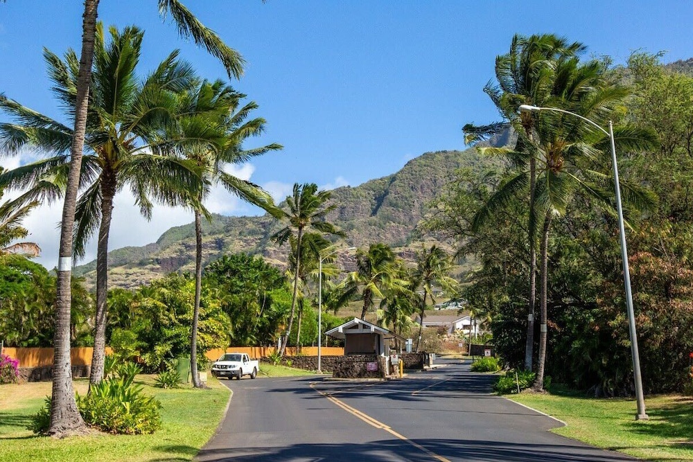 Marbella Lane Nohea Stylish Home Makaha