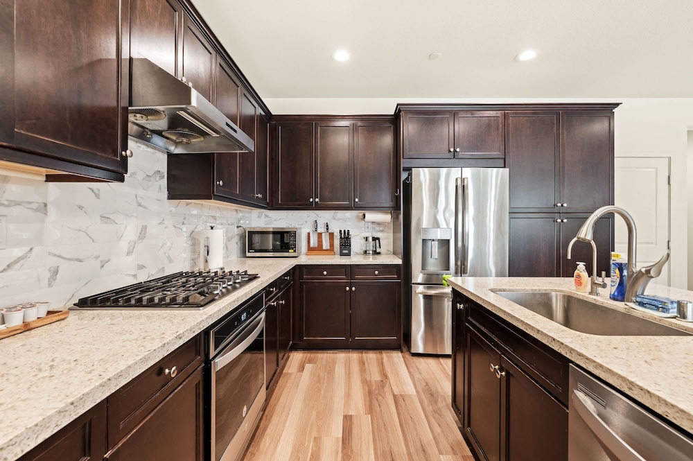 Comfort Style Home Near the Airport