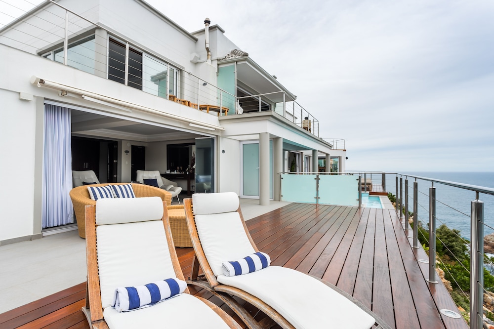 Head over Hills Luxury Retreat