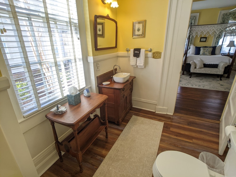 Benjamin Ellis House Bed & Breakfast