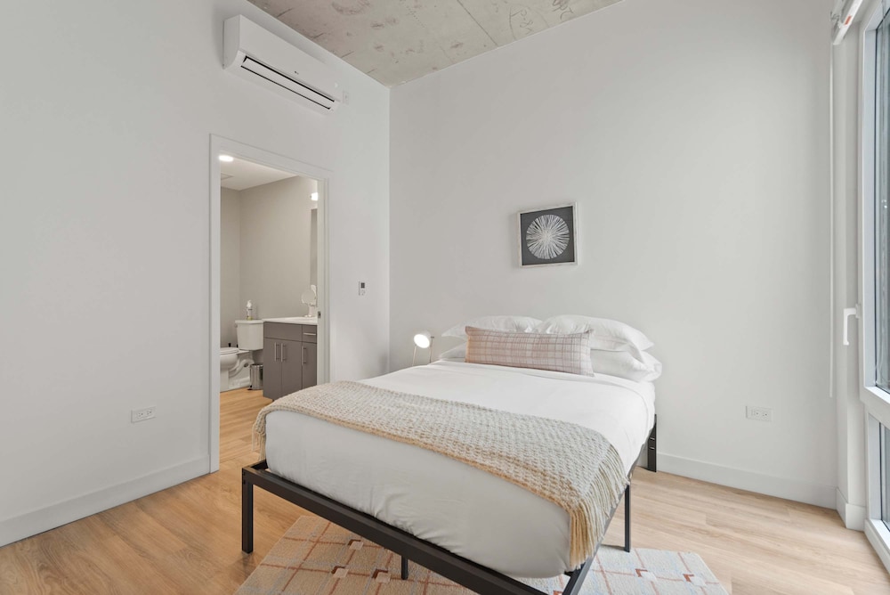 Family-friendly 4BR in Lincoln Park Safe Area