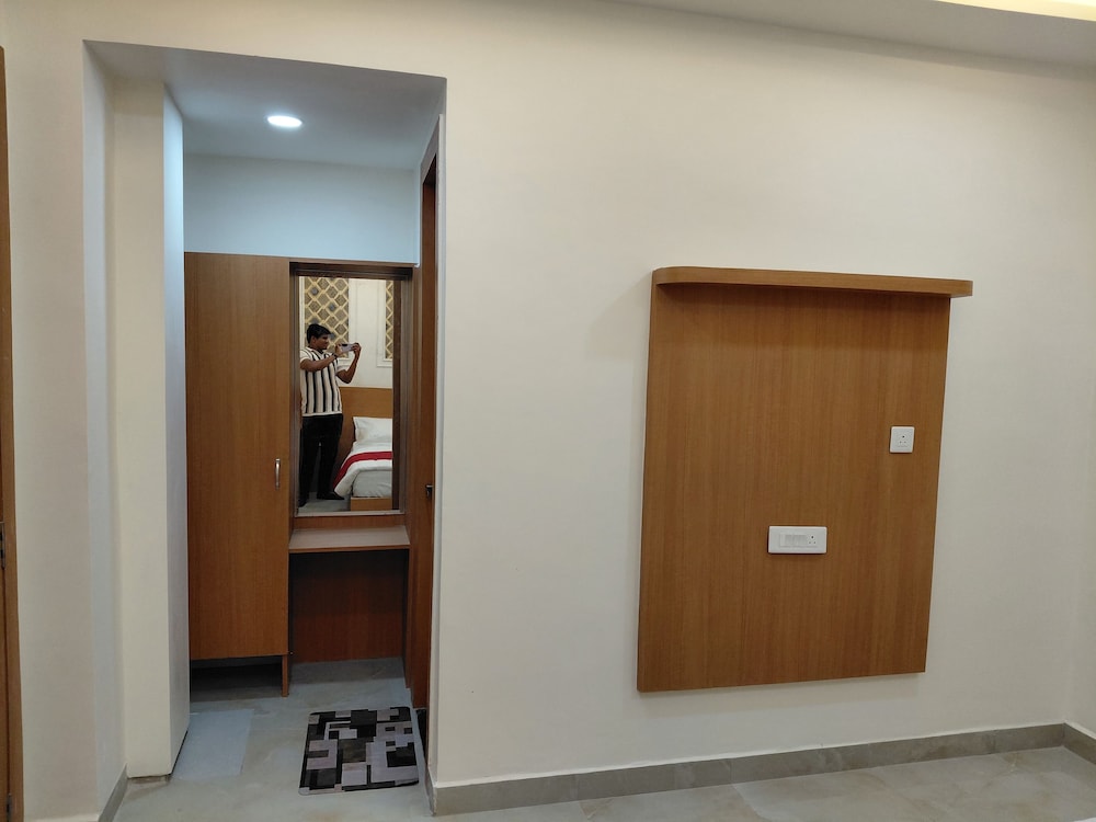 Hotel Divine Orchid