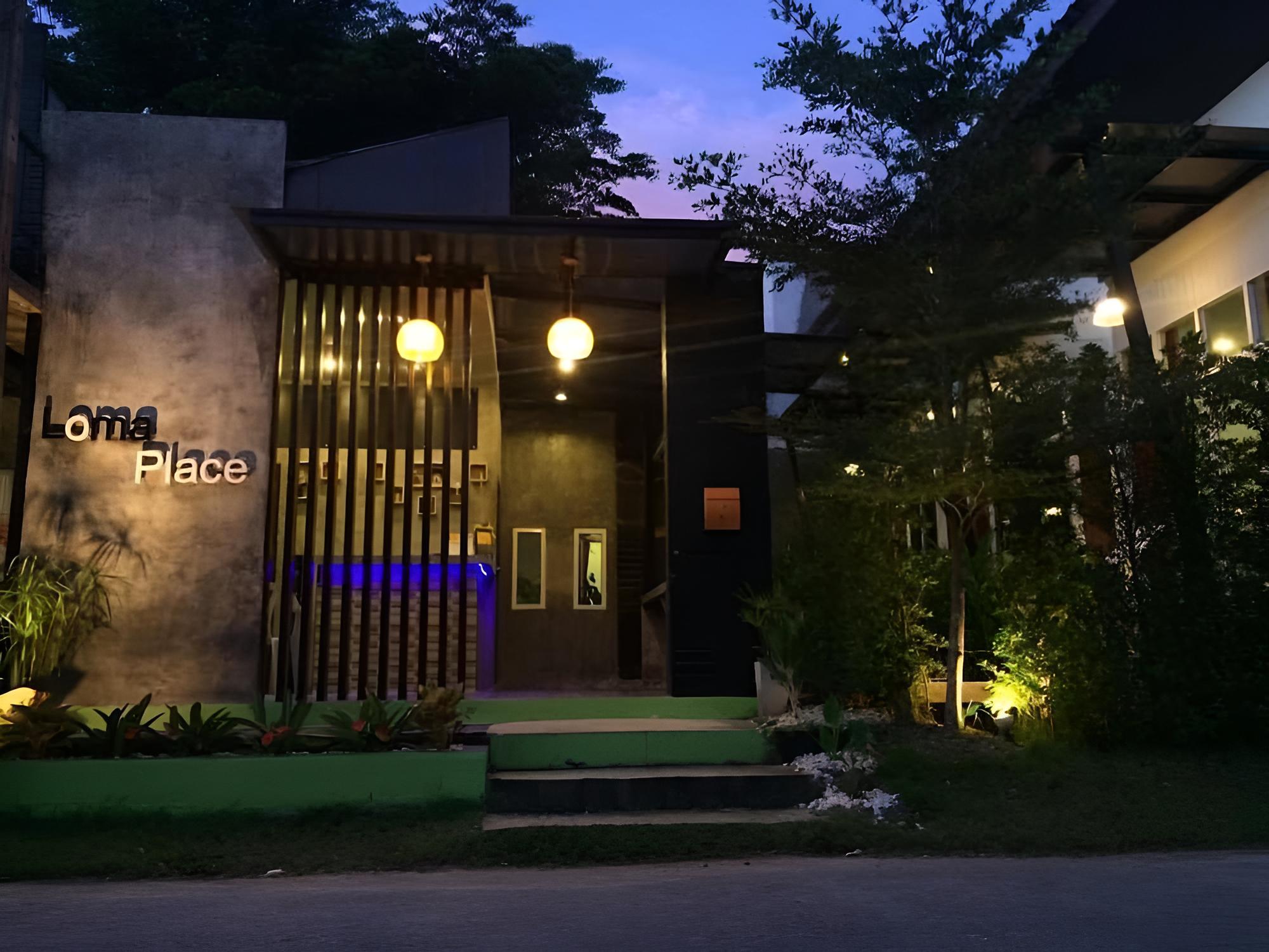 Loma Place