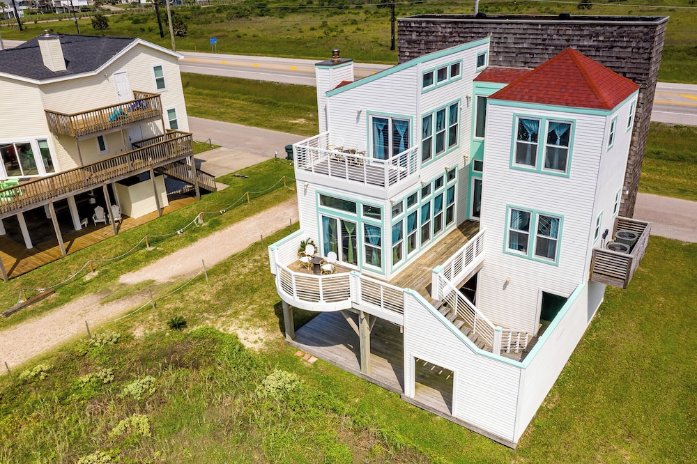 Beachfront Melody by Ryson Vacation Rentals